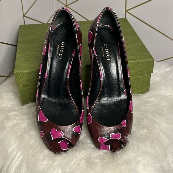 💯Authentic Gucci Heart Print Wedge Heels with Open Toes🍀 - Picture 1 of 16